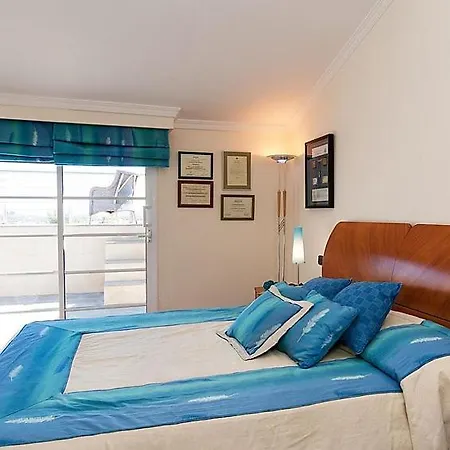 Sleeps 12 Pool Wifi Sonnenland
